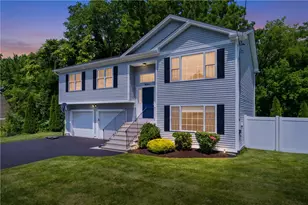 17 Ostend St, Johnston, RI 02919 - Photo 2