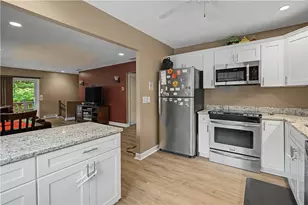 494 Round Hill Ct, Warwick, RI 02886 - Photo 10