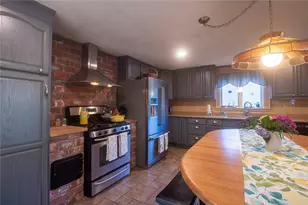 122 Elton Cir, Cranston, RI 02921 - Photo 18
