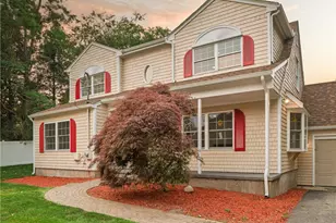 25 Pleasant Ave, Narragansett, RI 02882 - Photo 6