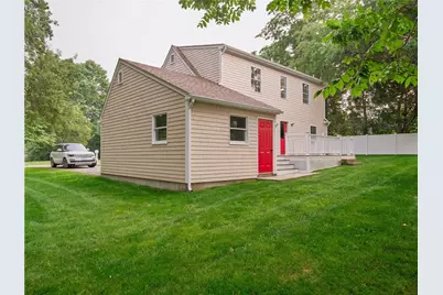 25 Pleasant Avenue, Narragansett, RI 02882 - Photo 4