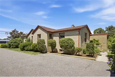 247 West Main Road, Middletown, RI 02842 - Photo 2