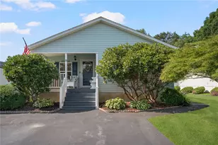 9 Mockingbird Ln, Tiverton, RI 02878 - Photo 1