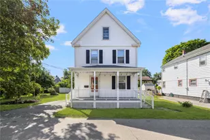 9 Cummings Rd, Newport, RI 02840 - Photo 1