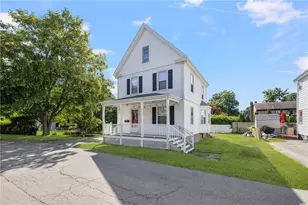 9 Cummings Rd, Newport, RI 02840 - Photo 2
