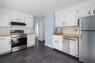 9 Cummings Rd, Newport, RI 02840 - Photo 8