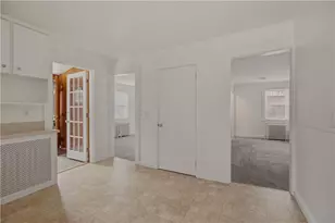 26 Freebody St, Newport, RI 02840 - Photo 6