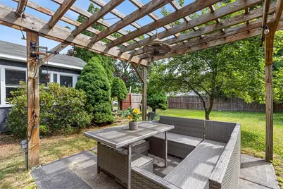 8 Hampden Road, Bristol, RI 02809 - Photo 18