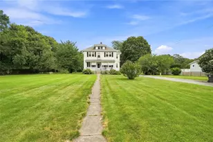334 Middle Hwy, Barrington, RI 02806 - Photo 2