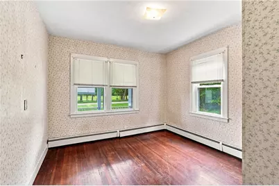 334 Middle Highway, Barrington, RI 02806 - Photo 6