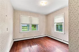 334 Middle Hwy, Barrington, RI 02806 - Photo 6