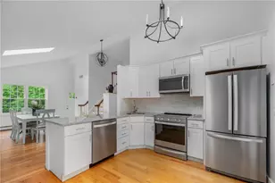 22 Hull St, Jamestown, RI 02835 - Photo 6