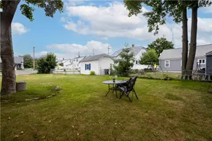 108 York Ave, Pawtucket, RI 02860 - Photo 4