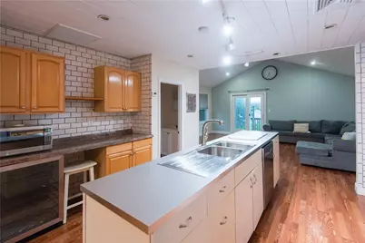 13 Island Avenue, Portsmouth, RI 02871 - Photo 4