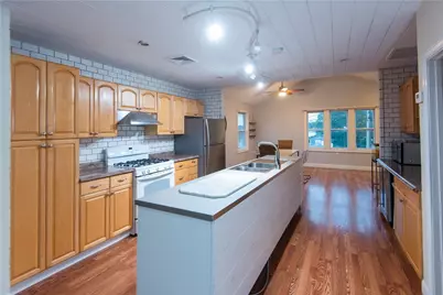 13 Island Avenue, Portsmouth, RI 02871 - Photo 2