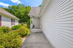 42 Leighas Ln, Coventry, RI 02816 - Photo 40