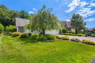 42 Leighas Ln, Coventry, RI 02816 - Photo 2