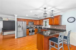42 Leighas Ln, Coventry, RI 02816 - Photo 4