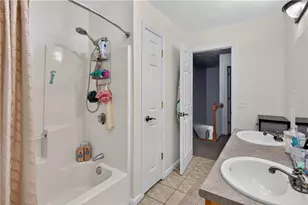 87 N Bend St, Pawtucket, RI 02860 - Photo 10