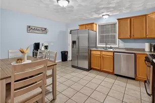 87 N Bend St, Pawtucket, RI 02860 - Photo 4