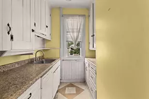 85 Maynard St, Pawtucket, RI 02860 - Photo 14