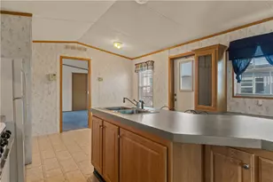 34 Langdon Ave, Pawtucket, RI 02861 - Photo 4