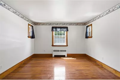 247 West Main Road, Middletown, RI 02842 - Photo 18