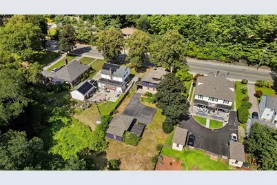 544 Harris Avenue, Woonsocket, RI 02895 - Photo 36