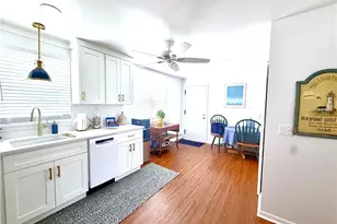70 Carroll Ave, Newport, RI 02840 - Photo 2