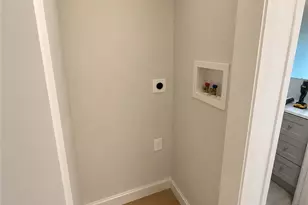 134 Florence St, Providence, RI 02909 - Photo 8