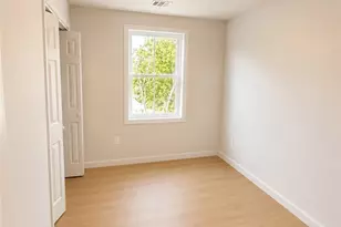 134 Florence St, Providence, RI 02909 - Photo 4