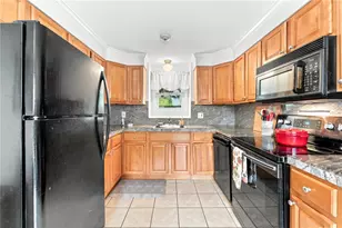 27 Cowesett Ave, West Warwick, RI 02893 - Photo 2
