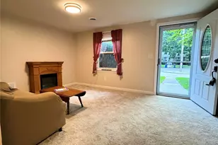 112 Keystone Dr, Warwick, RI 02886 - Photo 4
