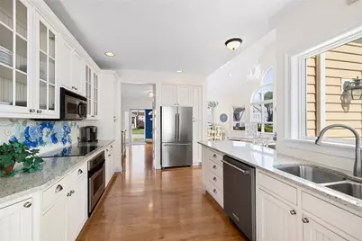 139 Hemlock Avenue, Warwick, RI 02886 - Photo 12