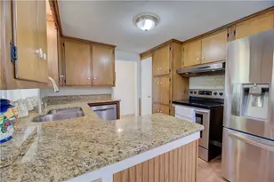 16 Superior St, Warwick, RI 02886 - Photo 10