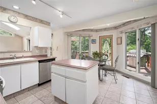 22 Golden View Dr, Johnston, RI 02919 - Photo 10
