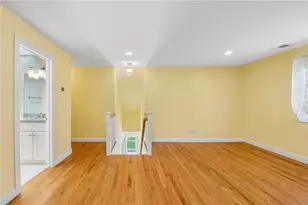 221 Wickford Ct, North Kingstown, RI 02852 - Photo 20