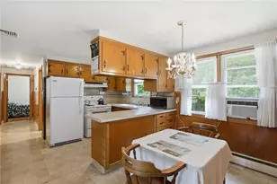 27 Danby St, Providence, RI 02904 - Photo 12