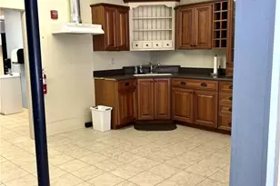160 Greenwich Ave, Warwick, RI 02886 - Photo 1