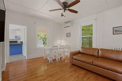 21 Clinton Avenue, Newport, RI 02840 - Photo 8