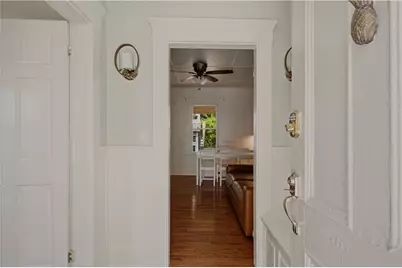 21 Clinton Avenue, Newport, RI 02840 - Photo 2