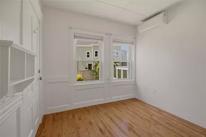21 Clinton Avenue, Newport, RI 02840 - Photo 6