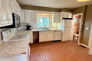 1561 Cranston St, Cranston, RI 02920 - Photo 6