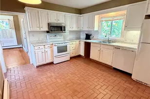 1561 Cranston St, Cranston, RI 02920 - Photo 4