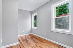 33 Tower St, Pawtucket, RI 02860 - Photo 10