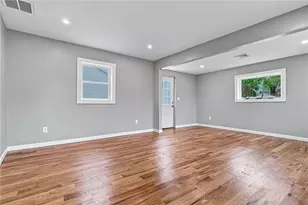 33 Tower St, Pawtucket, RI 02860 - Photo 8