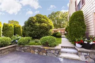 25 Ardway Ave, Warwick, RI 02889 - Photo 2