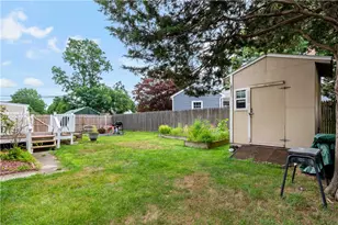756 Metacom Ave, Bristol, RI 02809 - Photo 28
