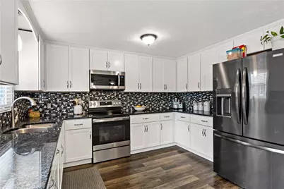 756 Metacom Avenue, Bristol, RI 02809 - Photo 8