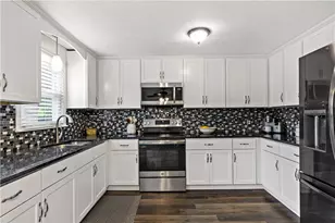 756 Metacom Ave, Bristol, RI 02809 - Photo 6